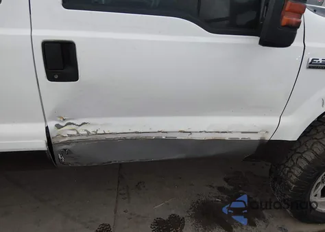 2001 Ford F-350 Lariat/Xl/Xlt z USA, uszkodzony, nr VIN 1FTSW31F31ED58239